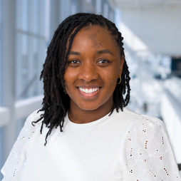 Alyse Chambers headshot