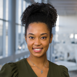 Madison Hardy headshot