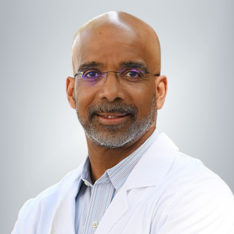 Clyde Yancy Receives Distinguished Alumni Award