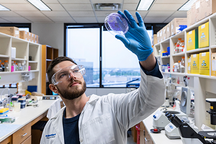 Graduate student wins Nominata Award for cancer genetics research