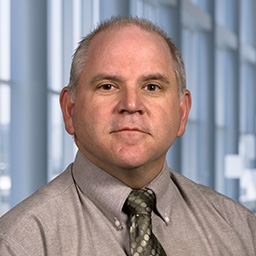 headshot of Bruce Hennington