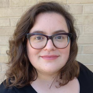 Headshot of Lindsay Szauter