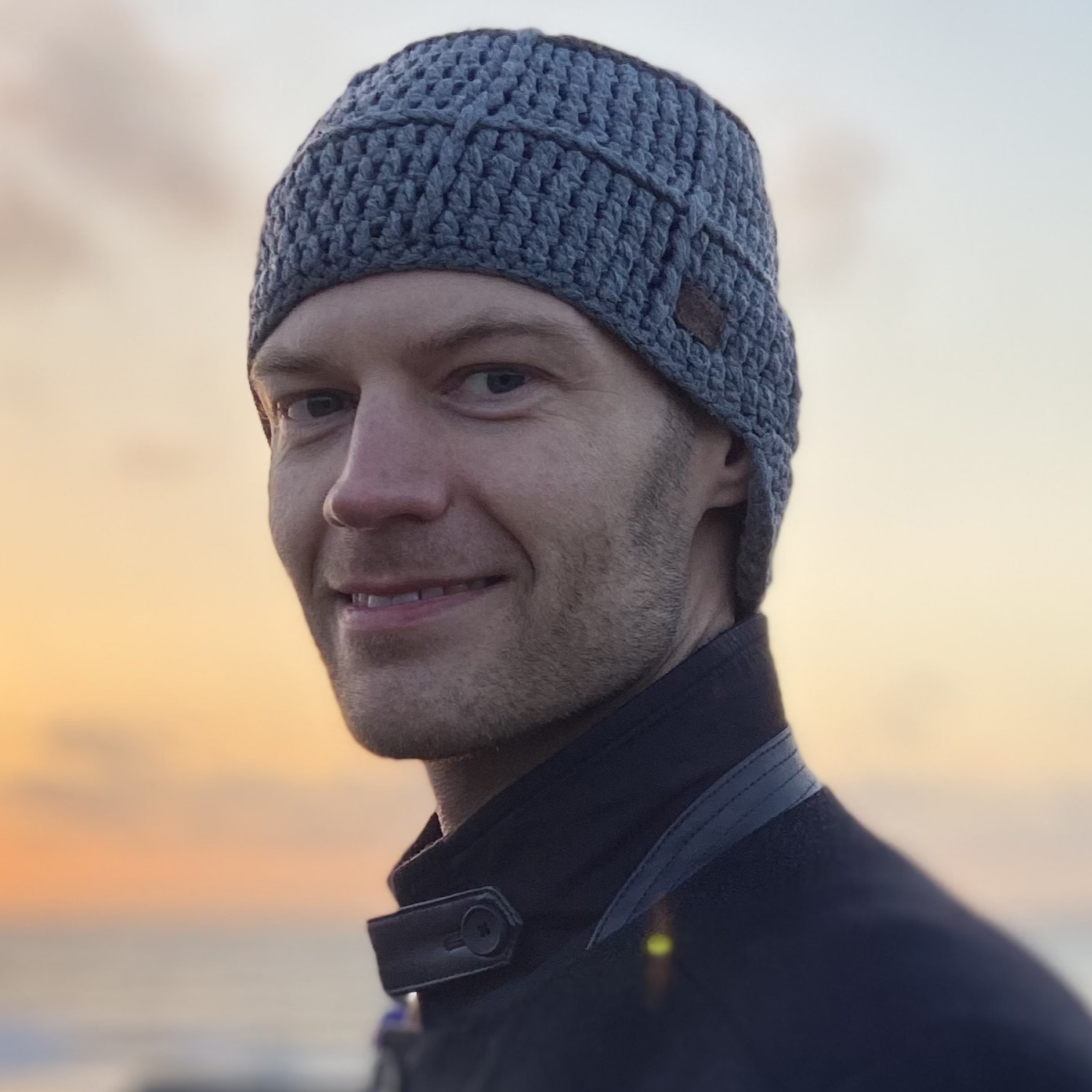 Headshot of Dr. Jonathan deVries