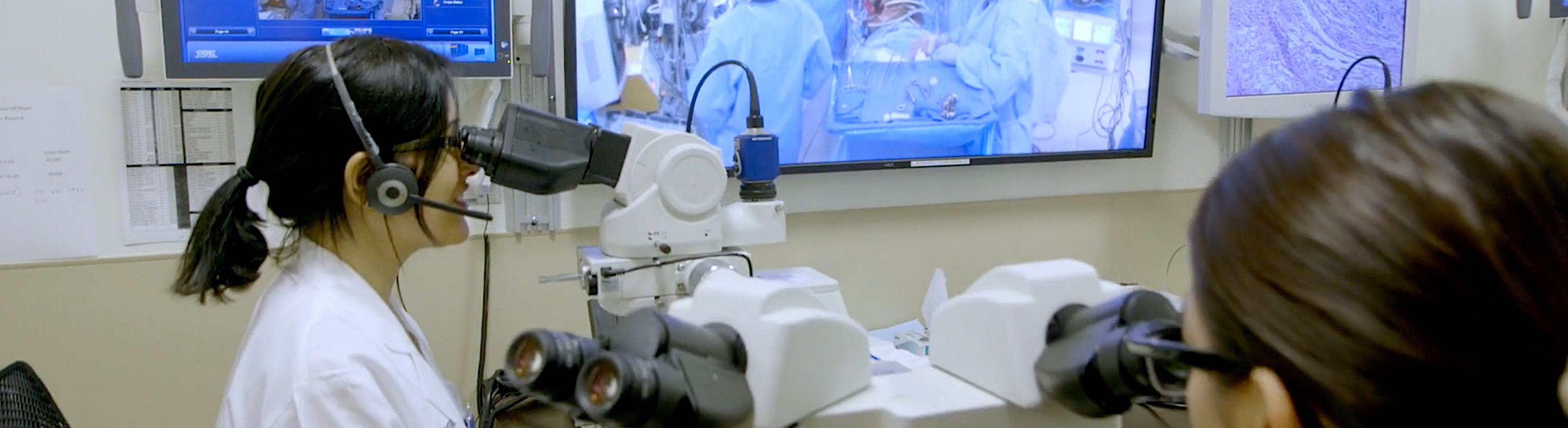 UTSW Pathology Fellowships Dr. Balani performing a frozen section and teaching a fellow