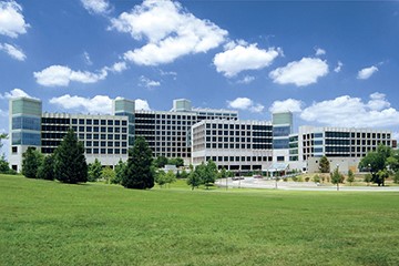 Harold C. Simmons Comprehensive Cancer Center Harold C. Simmons Comprehensive Cancer Center