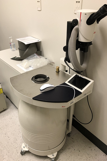 Freeze substitution equipment